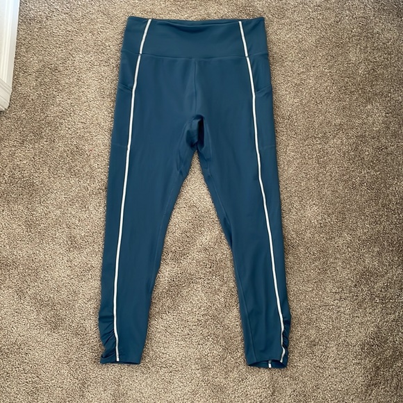 Free People Movement You’re a Peach Pocket Leggings -skyline blue - Picture 3 of 10